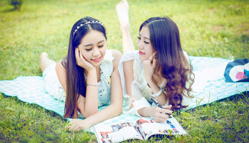 抖音最火閨蜜句子，閨蜜的句子暖心情短語(yǔ)